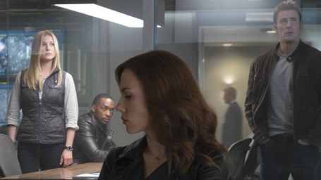 Captain America : la Veuve Noire s'associe à Iron Man sur les photos de Civil War