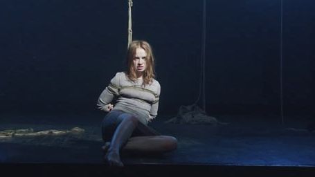 image de la news Sara Forestier attachée et "Dangereuse" dans le clip de Christophe