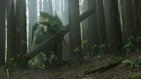 image de la news Extrait Peter et Elliott le dragon : Le mystère s’épaissit autour de la créature ailée …