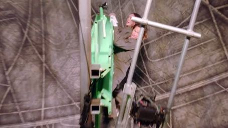 image de la news Transformers 5 : Mark Wahlberg en bien mauvaise posture sur le tournage...