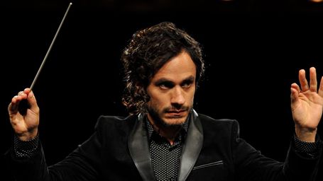 image de la news Mozart in the Jungle saison 3 : Monica Bellucci chante de l’opéra dans la bande-annonce