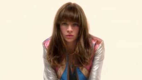 image de la news Girlboss : Une date et un teaser délicieusement rétro pour la série de Britt Robertson