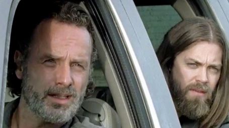 image de la news The Walking Dead : Rick prend la route dans un extrait de l’épisode de reprise