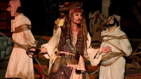 image de la news Johnny Depp : sa visite surprise à Disneyland dans l'attraction Pirates des Caraïbes !