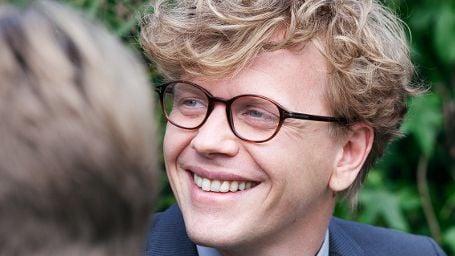 image de la news Alex Lutz dans la peau d'un crooner à la retraite
