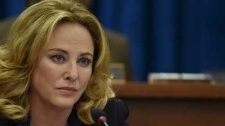 image de la news Designated Survivor : Virginia Madsen aka Kimble Hookstraten ne reviendra pas dans la saison 2