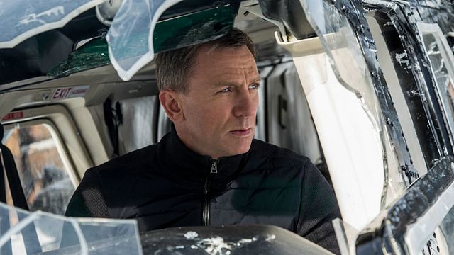 image de la news James Bond : Daniel Craig finalement partant pour deux nouveaux films ?