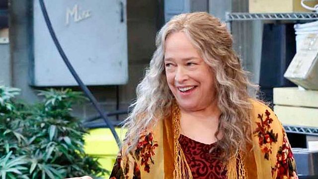 image de la news Trailer Disjointed : Quand Kathy Bates fait l'éloge de la marijuana 