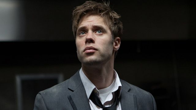 image de la news Krypton : Shaun Sipos sera Adam Strange dans la série DC Comics