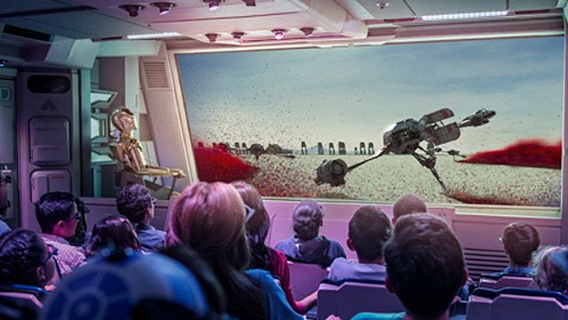 image de la news Star Tours à Disneyland : la planète Crait des Derniers Jedi comme si vous y étiez