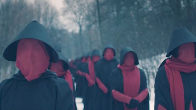 image de la news The Handmaid's Tale : la rébellion est lancée dans la bande-annonce de la saison 2