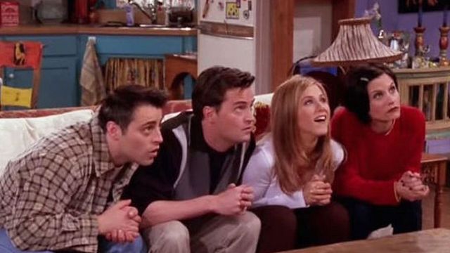image de la news Friends : Pourquoi les murs de l'appartement de Monica étaient violets ?
