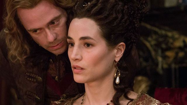 Versailles : Elisa Lasowski revient sur la mort de... [SPOILERS]