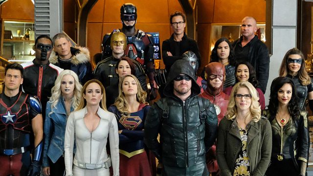 image de la news Flash : que se passe-t-il dans la suite du cross-over que vous ne verrez pas sur TF1 ?