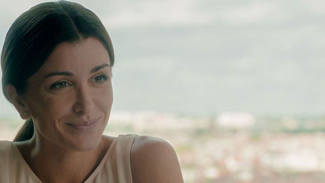 Le Temps est assassin : Jenifer sera l'une des stars de la mini-série TF1 adaptée de Michel Bussi