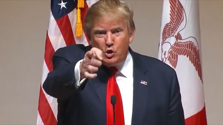 image de la news Michael Moore dévoile la bande-annonce de son brûlot anti-Trump, Fahrenheit 11/9