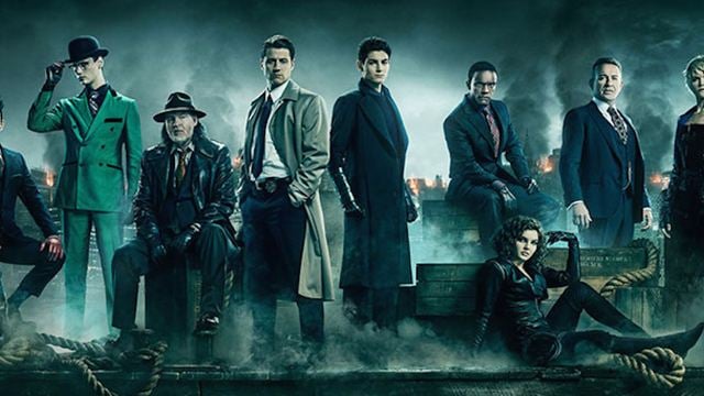 Gotham : une photo du casting au complet pour l'ultime saison de la série