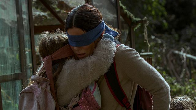 image de la news Bird Box : Sandra Bullock impressionne les internautes dans ce film post-apocalyptique
