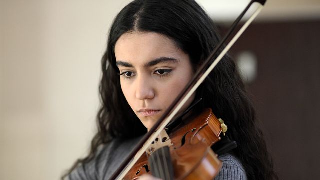 image de la news Philharmonia : les acteurs jouent-ils vraiment de leur instrument de musique dans la série ?