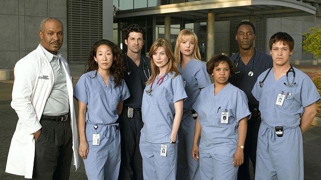 image de la news Grey's Anatomy : que pensait la presse américaine de la série à son lancement ?