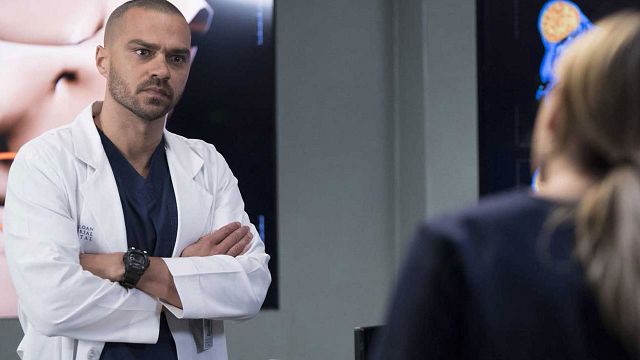 image de la news Grey's Anatomy : Jesse Williams (Jackson) sera bien de retour en saison 16... et 17 !