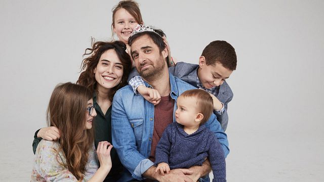image de la news Le Grand Bazar sur M6 : l'interview bonne ou mauvaise idée du casting de la série