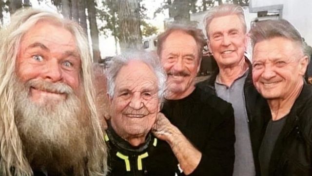 image de la news FaceApp : les Avengers vieillis par Jeremy Renner (Hawkeye)