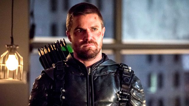 image de la news Arrow saison 8 : Oliver retrouve un vieil ennemi dans les premières images des ultimes épisodes
