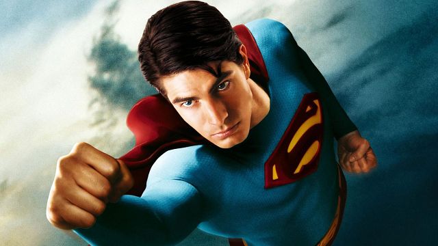 image de la news Superman dans l'Arrowverse : première photo de Brandon Routh en super-costume