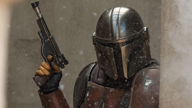image de la news Star Wars Mandalorian : les acteurs de la série avec et sans costume