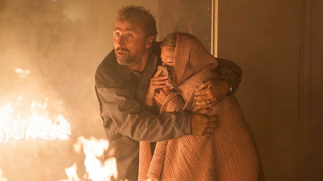 image de la news Demain nous appartient : un des héros va-t-il mourir dans l'incendie ?