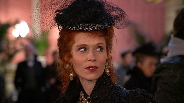 image de la news Le Bazar de la charité : "C'était frustrant de ne pas tourner l'incendie" confie Audrey Fleurot