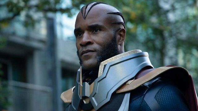 image de la news Arrow : une star de la série insultée par les fans après le crossover