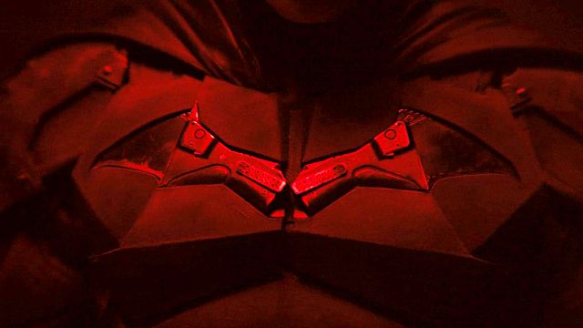 image de la news The Batman : premier aperçu de Robert Pattinson en costume