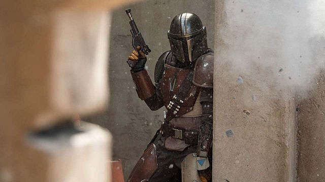 image de la news The Mandalorian saison 2 : une star de Terminator et Aliens au casting et une rumeur de spin-off !