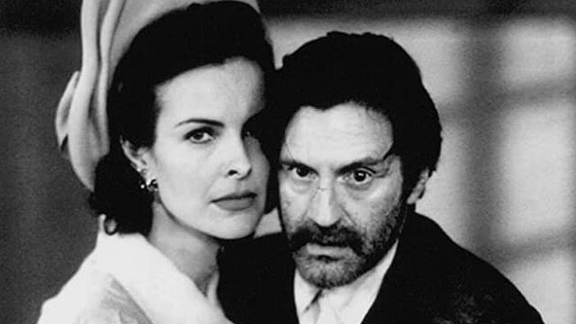 image de la news Lucie Aubrac sur Chérie 25 : pourquoi Juliette Binoche a-t-elle été renvoyée du tournage ?