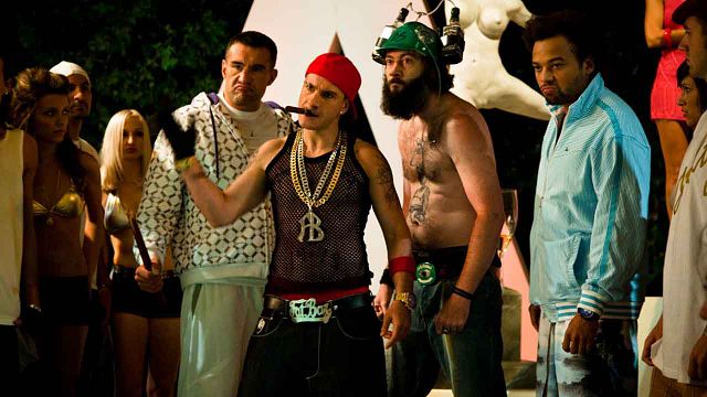 image de la news Fatal : le rappeur bling-bling de Michaël Youn au cinéma, c'était il y a déjà dix ans !