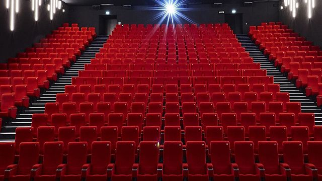 image de la news Couvre-feu : les cinémas fermeront à 21h00 en Île-de-France et dans 8 métropoles