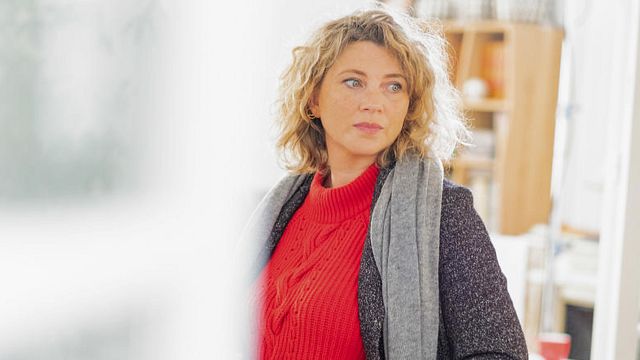 image de la news Gloria sur SALTO : c'est quoi cette série avec Cécile Bois (Candice Renoir), JoeyStarr, et Nicole Calfan ?