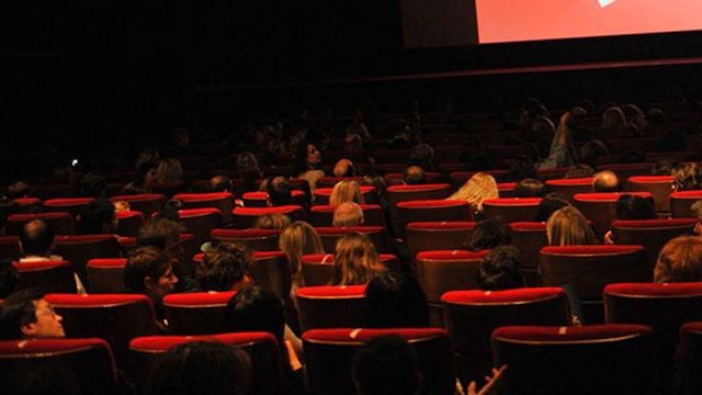Des salles de cinéma sont ouvertes en France ! L'exemple Réunionnais qui encourage à une réouverture