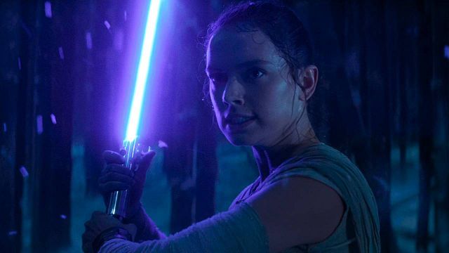 image de la news Star Wars : les premières images d'un "vrai" sabre laser dévoilées par Disney
