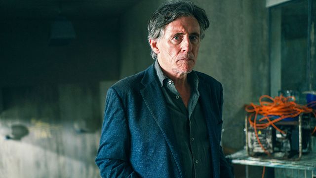 image de la news La Guerre des Mondes sur Canal+ : "La véritable menace ne vient pas des aliens, elle vient de l'humanité" pour Gabriel Byrne 