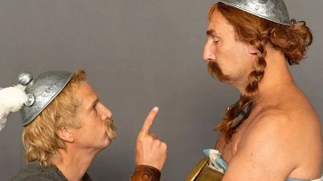 image de la news Astérix & Obélix : Guillaume Canet annonce la fin du tournage en rasant sa moustache de gaulois