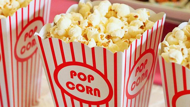 image de la news Comment le popcorn est-il devenu l'incontournable des salles de cinéma ?