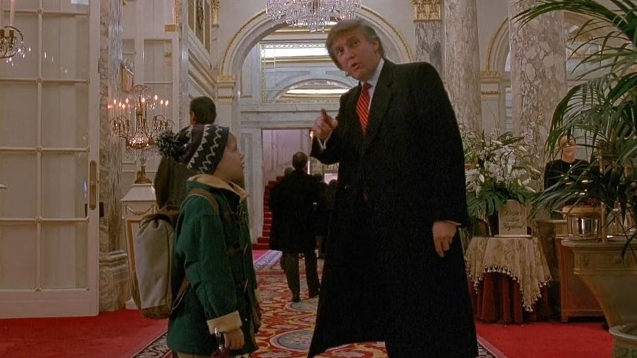 “If they kept me, it’s because I was good at it!”  Donald Trump interferes with the director of Mom, I Missed the Plane Again