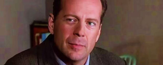 “Sixième sens” (1999)