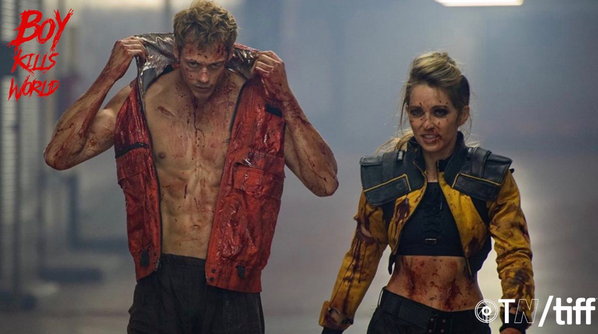 Bill Skarsgård et Jessica Rothe