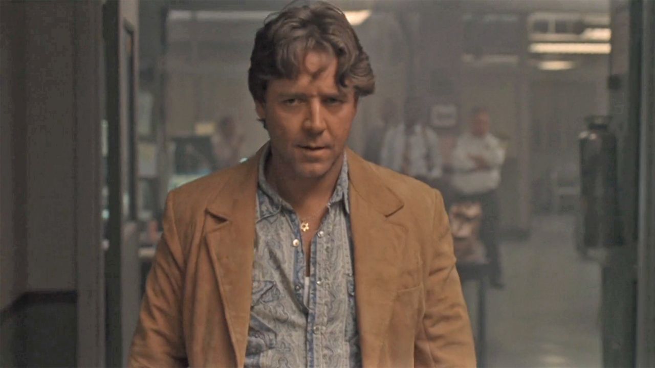 Russell Crowe est l'inspecteur Roberts