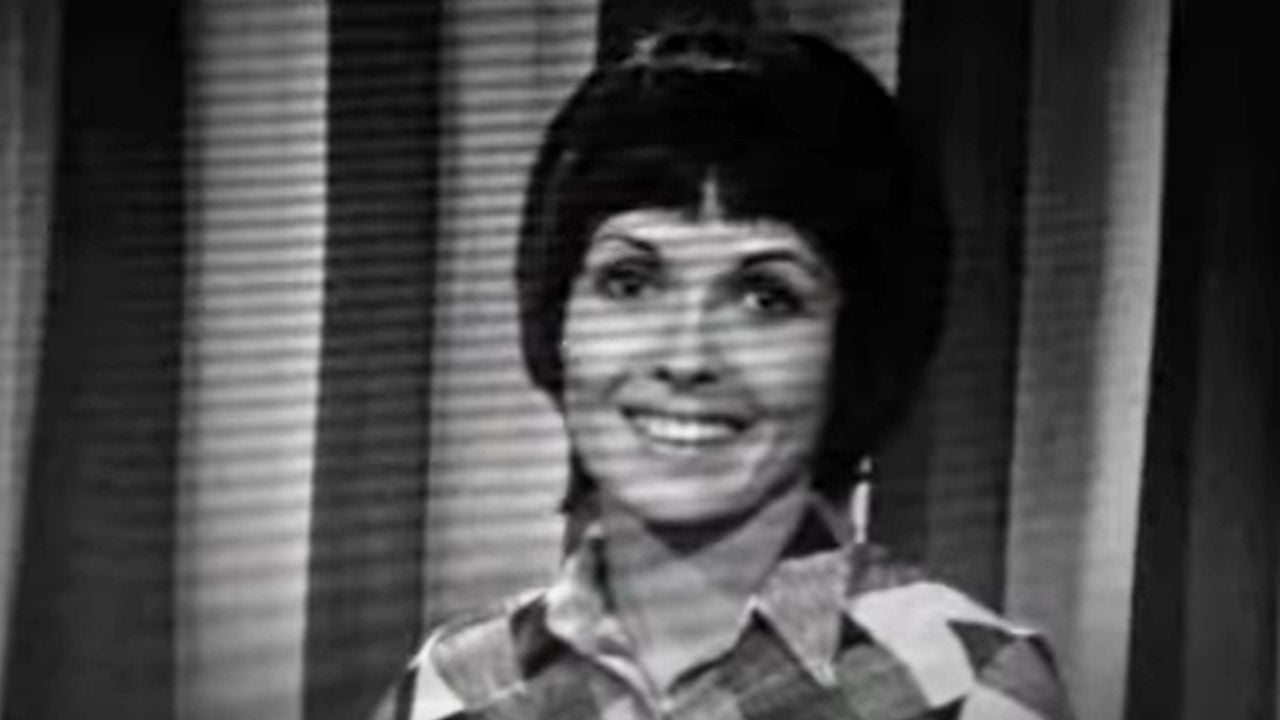 Oui, c’est bien elle ! il y a 55 ans, cette célèbre actrice française passait à la télévision pour la première fois