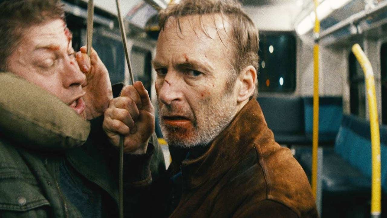 Ce soir entre amis : après Better Call Saul, Bob Odenkirk se réinvente en héros d’action et signe un carton surprise